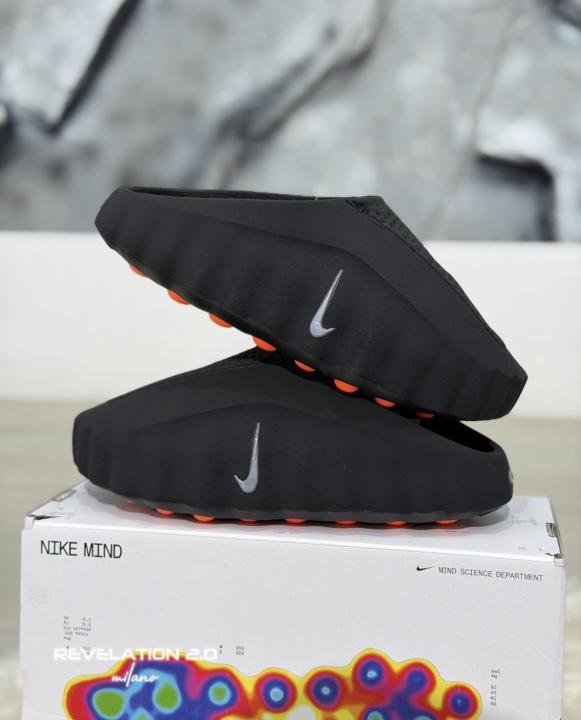 Alternative view of Nik.e Mind 001 Black Slides