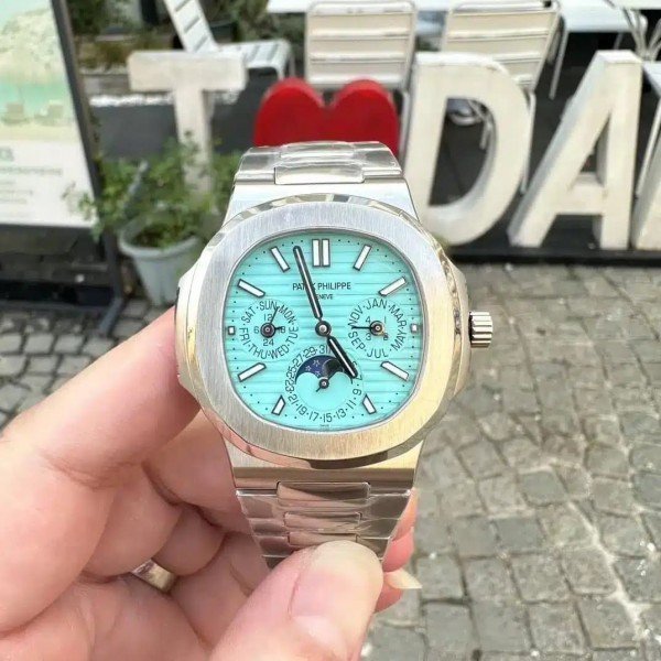 Alternative view of PATEK PHILIPPE AUTOMATIC CALENDAR EDITION PRIMIUM WATCH