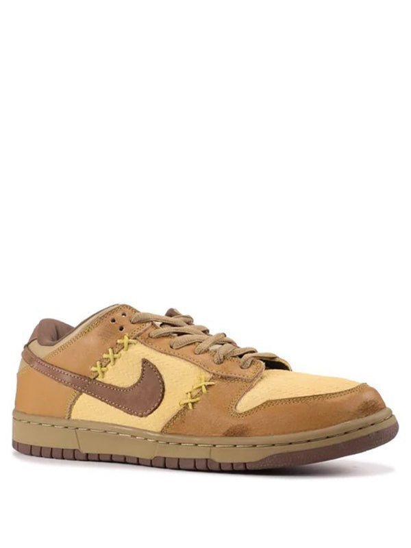 Alternative view of Dunk Low Pro SB Shanghai 2